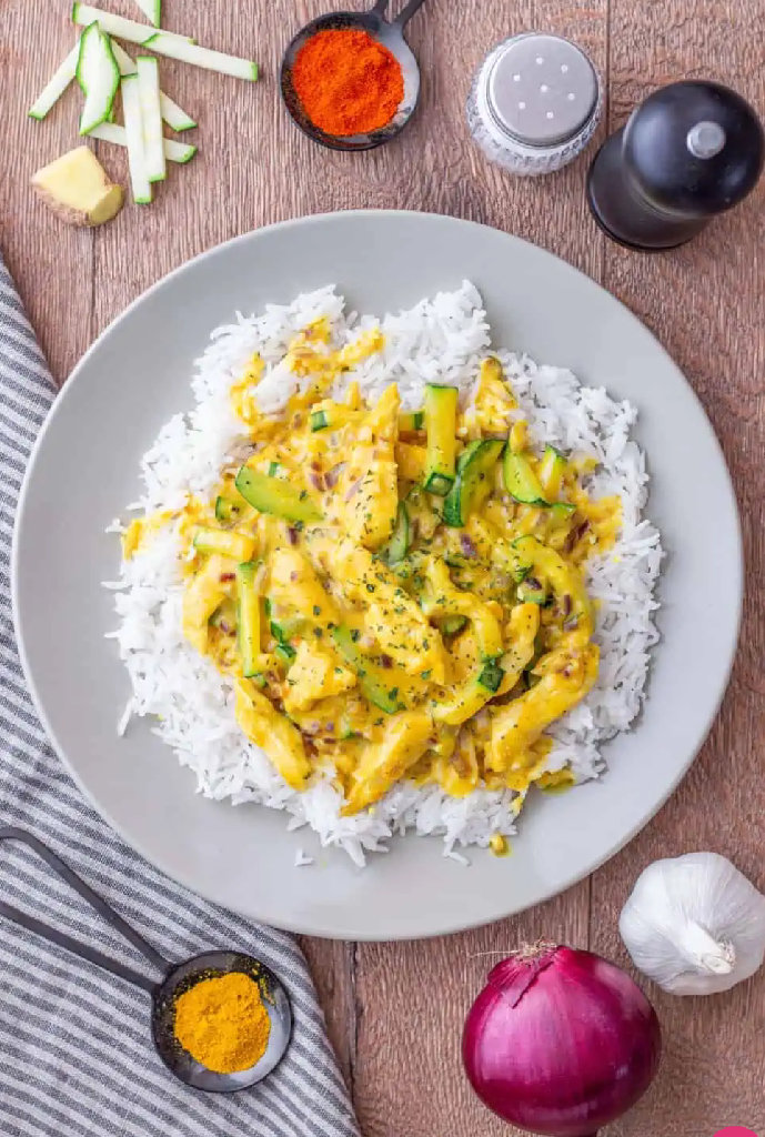 Indisches Hähnchen Curry mit Reis und Gemüse – ganz einfach