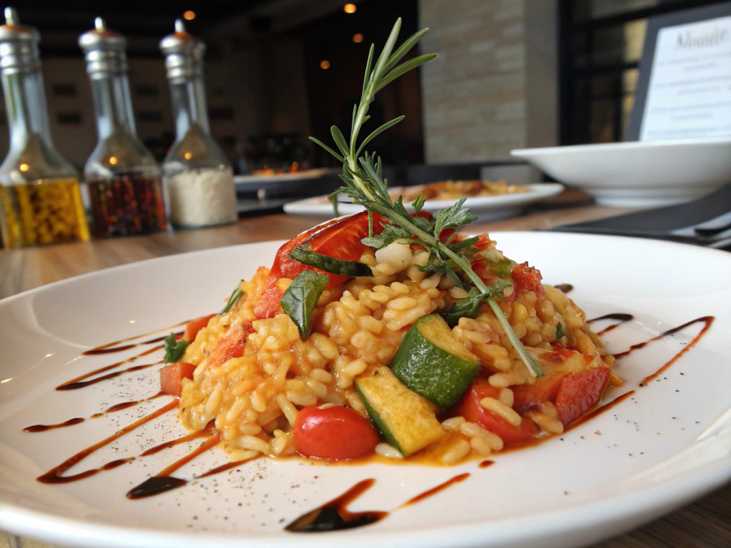 Griechisches Reisnudel‑Risotto