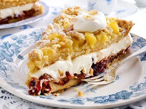 Apfel‑Pflaumen‑Vanillepudding‑Kuchen mit Mascarpone‑Quark‑Creme