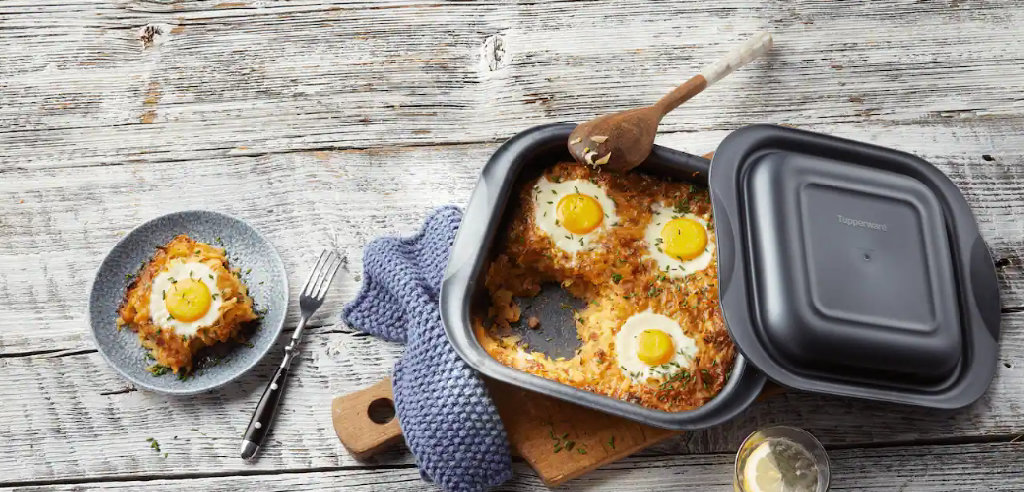 Rösti-Auflauf mit versunkenen Spiegeleinern