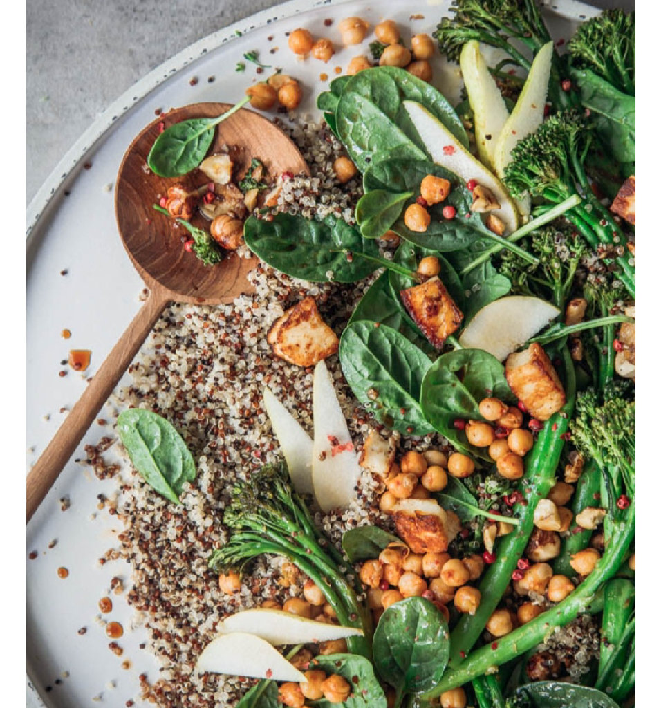 Gerösteter Spargelbrokkoli mit Quinoa und Halloumi